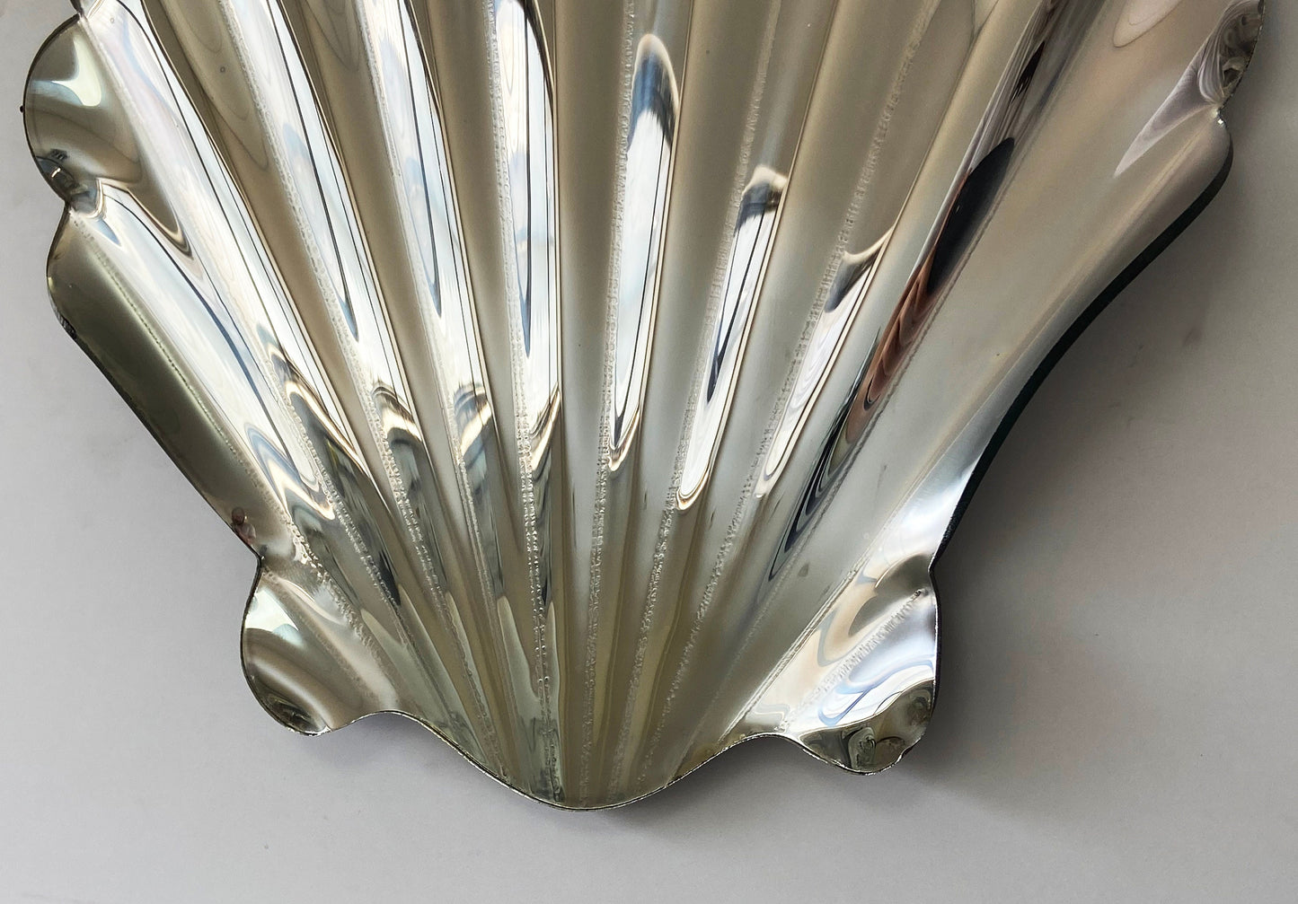 Seashell-Inspired Frameless Mirror, Natural Aesthetic, Wall-Mountable, Silver Mirror